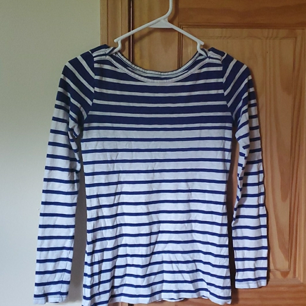 Blue and white striped long-sleeved tshirt